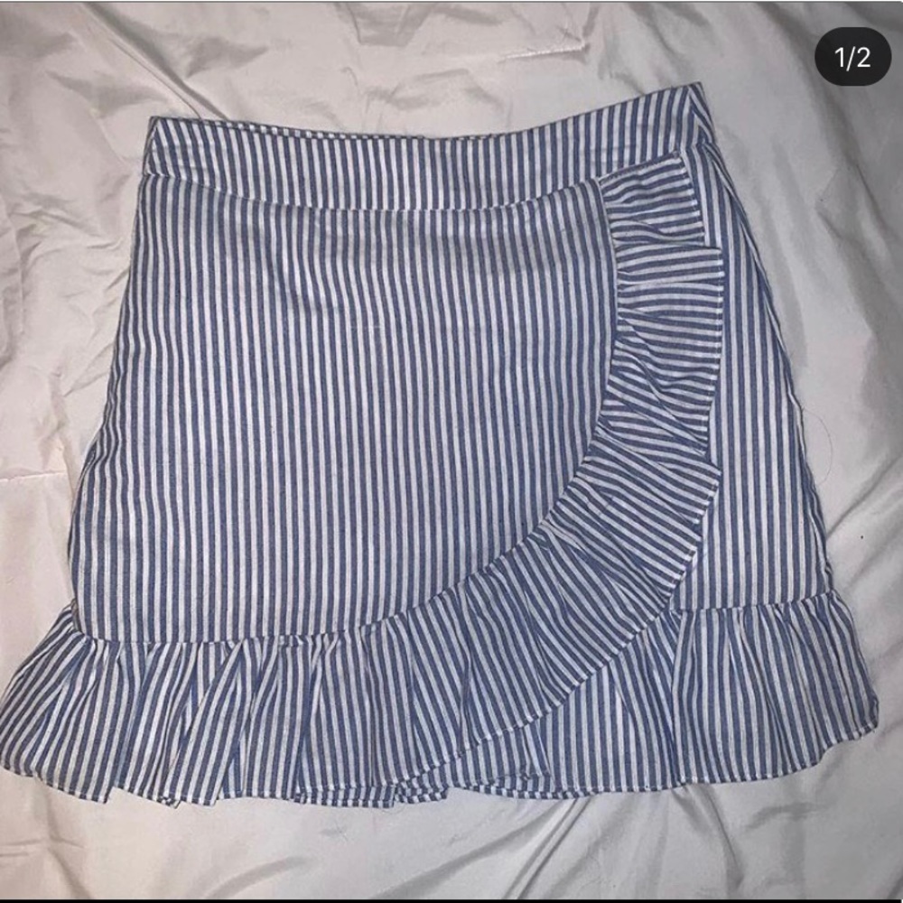 Stripped mini skirt